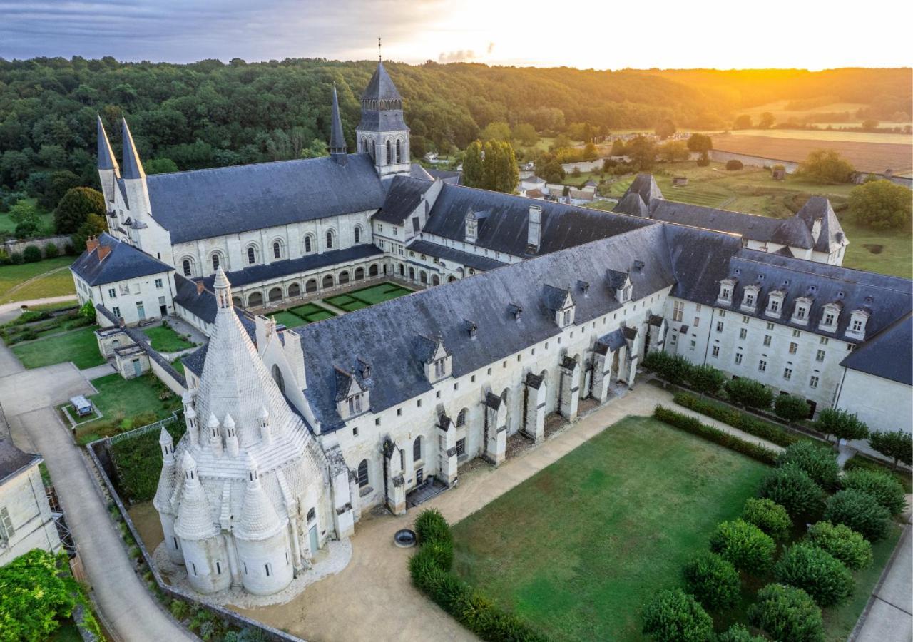 Les Logis Du Forgeron, Gites De Groupe Entre Loire & Vignes Saint-Jean-des-Mauvrets Zewnętrze zdjęcie